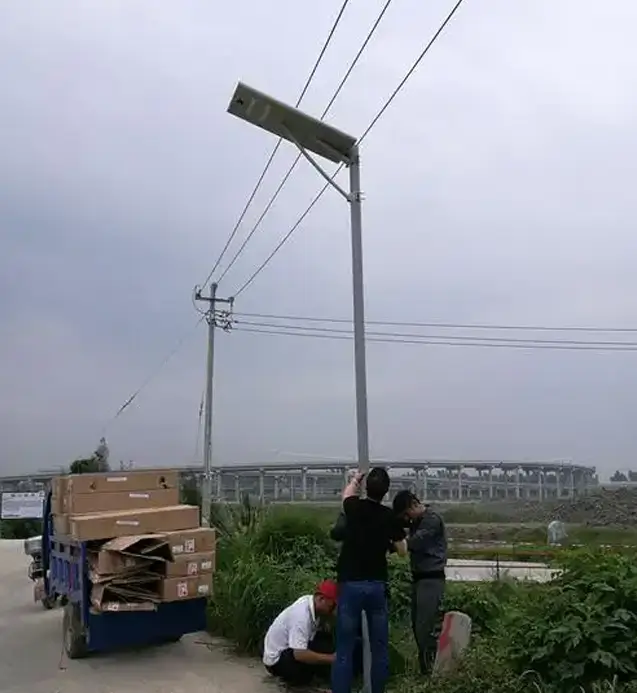 Integrated solar lamp head project case 4